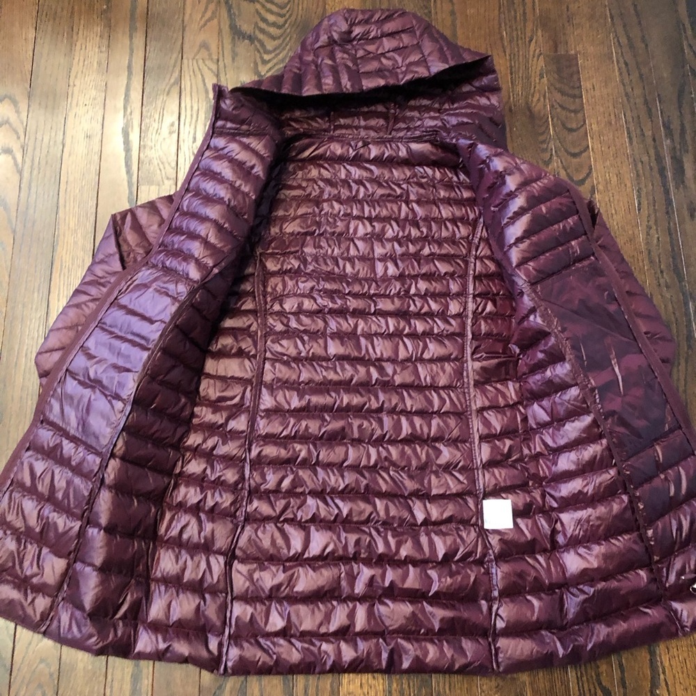 The North Face Girls L (12Y) Dark Merlot Lightweight Down Hooded Puffer Jacket - Picture 5 of 11